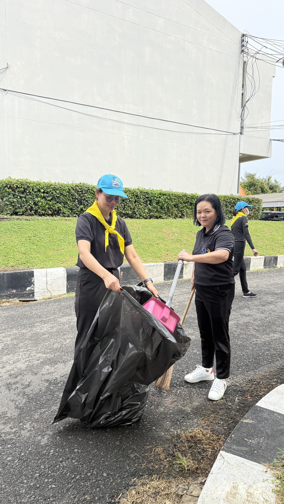title - ส.ป.ก.ยโสธร ร่วมกิจกรรมจิตอาสาพัฒนา เนื่องในวันพระบาทสมเด็จพระปกเกล้าเจ้าอยู่หัว